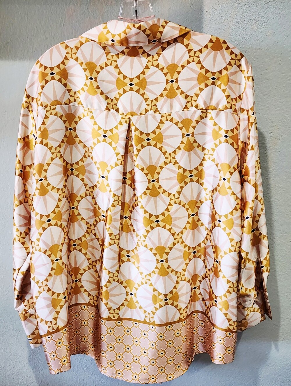 HOUSE OF HARLOW 1960 | Geometric Fan Print Blouse | Yellow & Cream | Medium - Picture 2 of 5